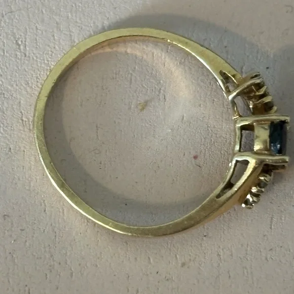 10k Gold and SapphireWomen's Ring - Picture 7 of 9
